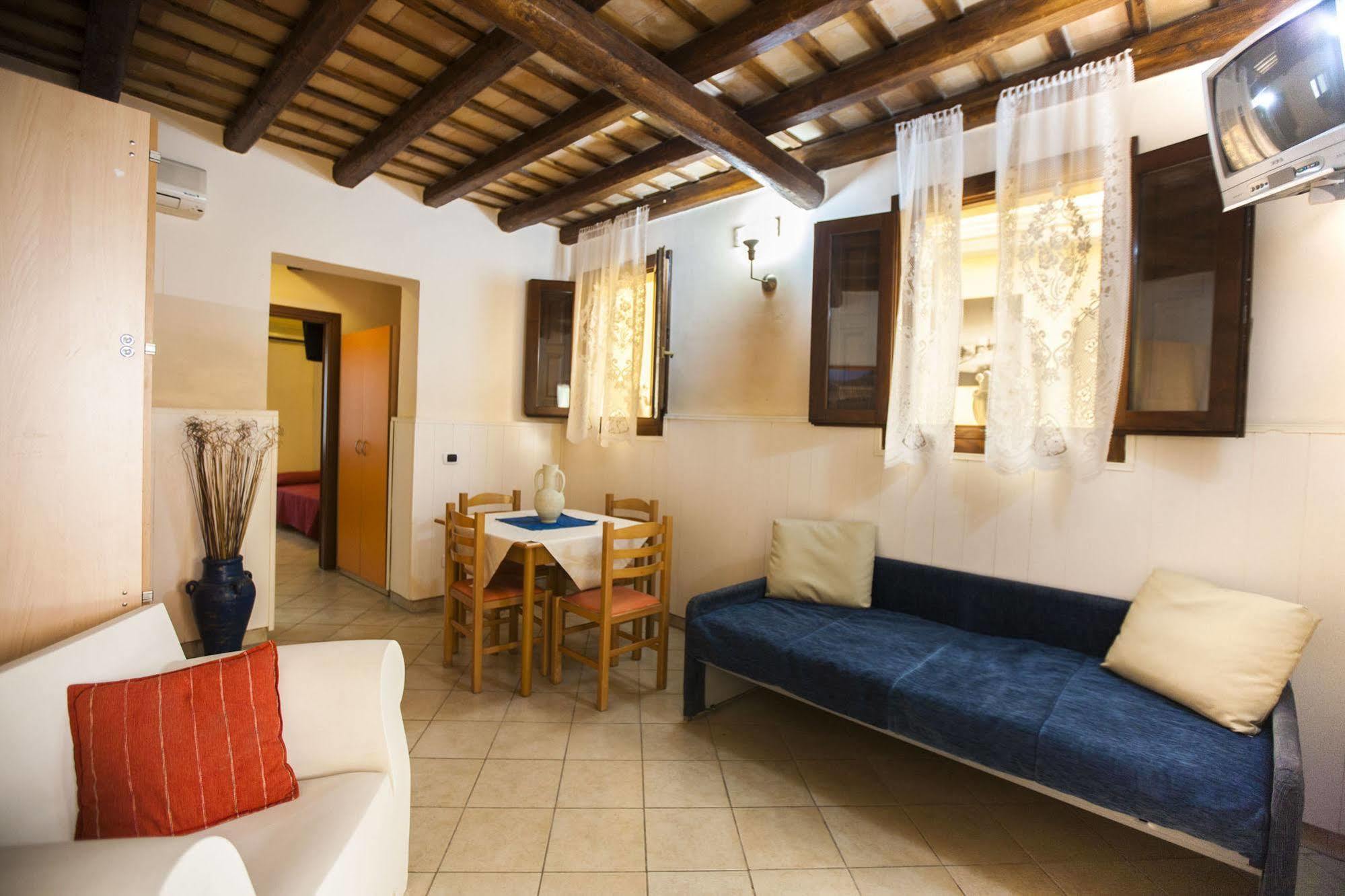 Residence Cortile Merce Trapani Bagian luar foto